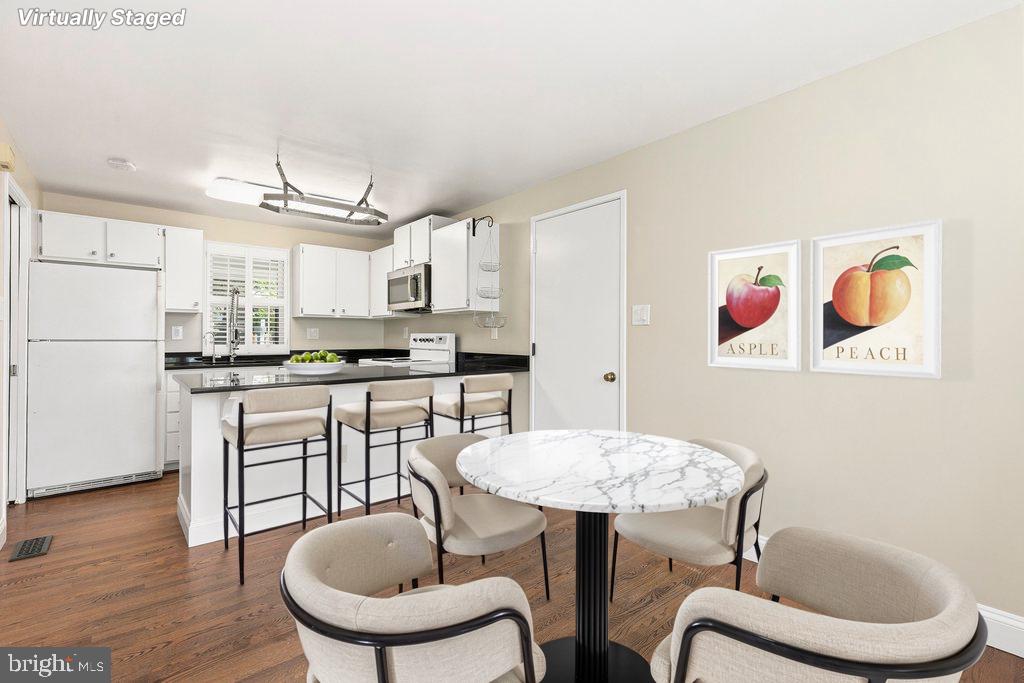 9406 Hale Place Silver Spring, MD 20910 - Photo 11 of 43 VIRTUALLY STAGED