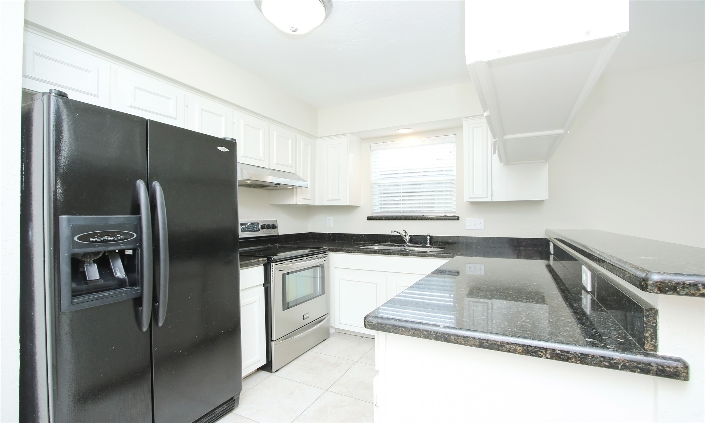 14641 Perthshire Road Houston, TX 77079 - Photo 11 of 37