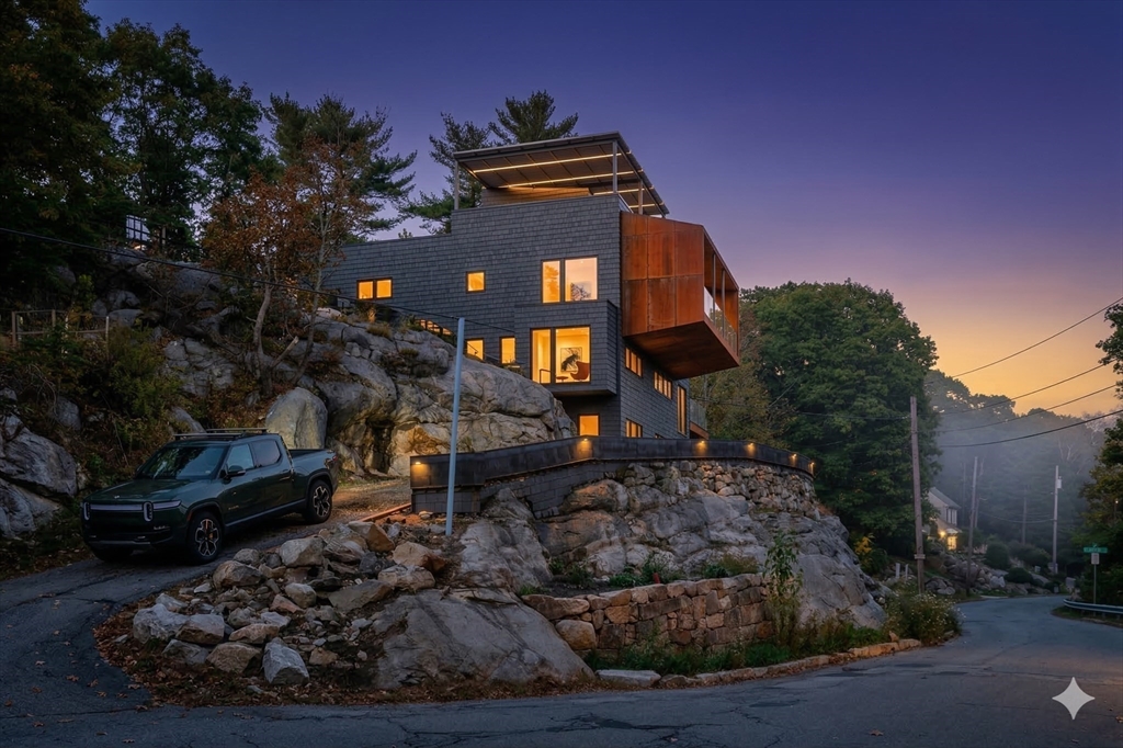 1 Sea Street Manchester, MA 01944 - Photo 5 of 9