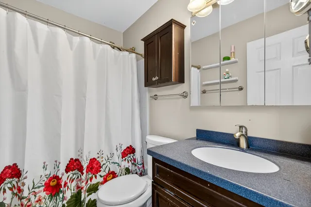 $440,000 | 854 Plains Court, Carol Stream, IL 60188