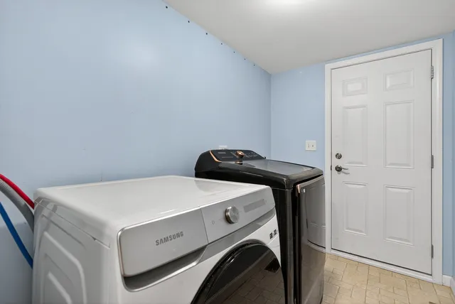 $440,000 | 854 Plains Court, Carol Stream, IL 60188