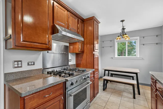 $440,000 | 854 Plains Court, Carol Stream, IL 60188