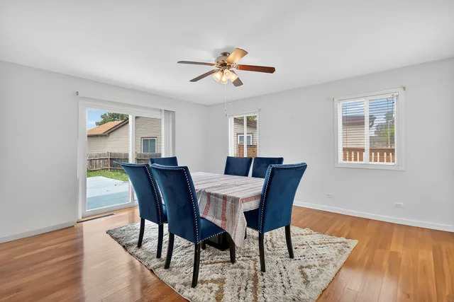 $440,000 | 854 Plains Court, Carol Stream, IL 60188