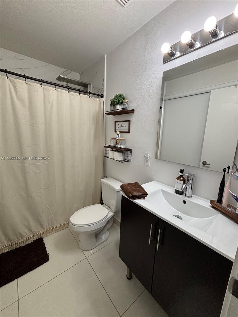 25912 Southwest 139th Court Homestead, FL 33032 - Photo 15 of 27 3