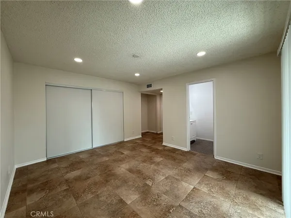 $2,695 | 221 West Elm Avenue, Unit L, Burbank, CA 91502
