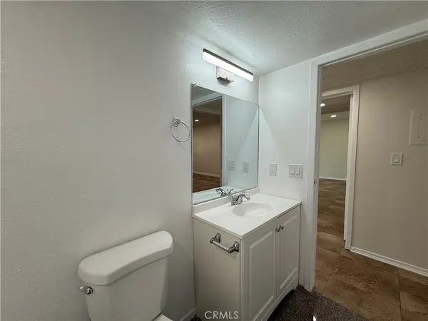 $2,695 | 221 West Elm Avenue, Unit L, Burbank, CA 91502