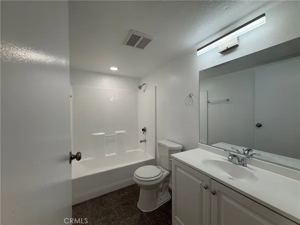 $2,695 | 221 West Elm Avenue, Unit L, Burbank, CA 91502