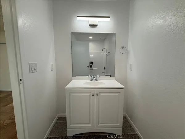 $2,695 | 221 West Elm Avenue, Unit L, Burbank, CA 91502