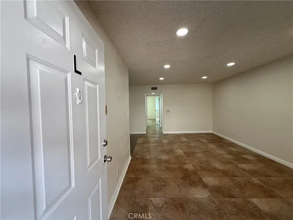 $2,695 | 221 West Elm Avenue, Unit L, Burbank, CA 91502