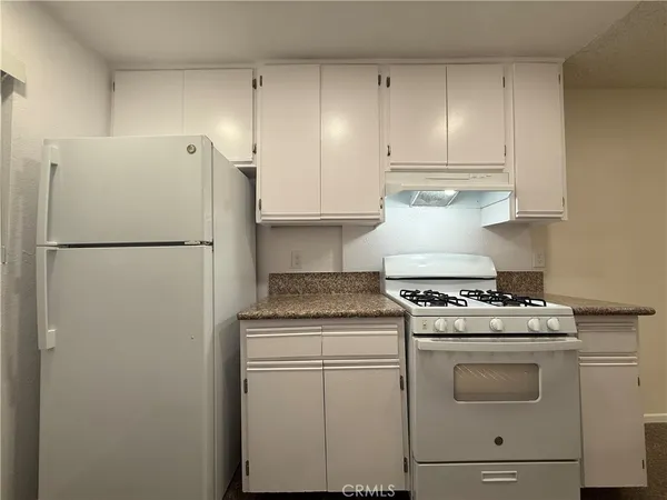 $2,695 | 221 West Elm Avenue, Unit L, Burbank, CA 91502