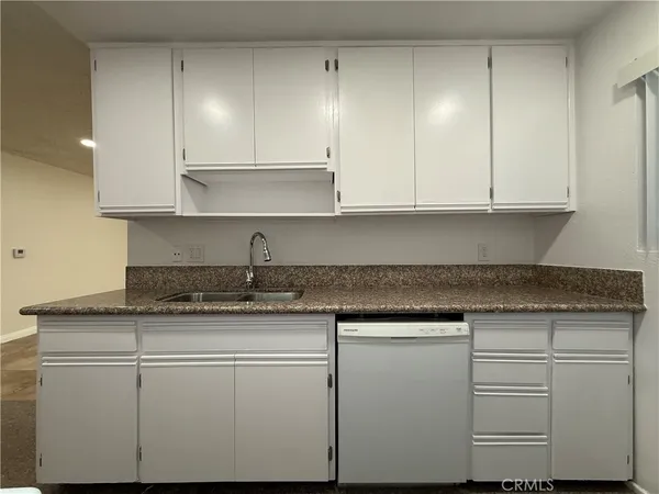 $2,695 | 221 West Elm Avenue, Unit L, Burbank, CA 91502