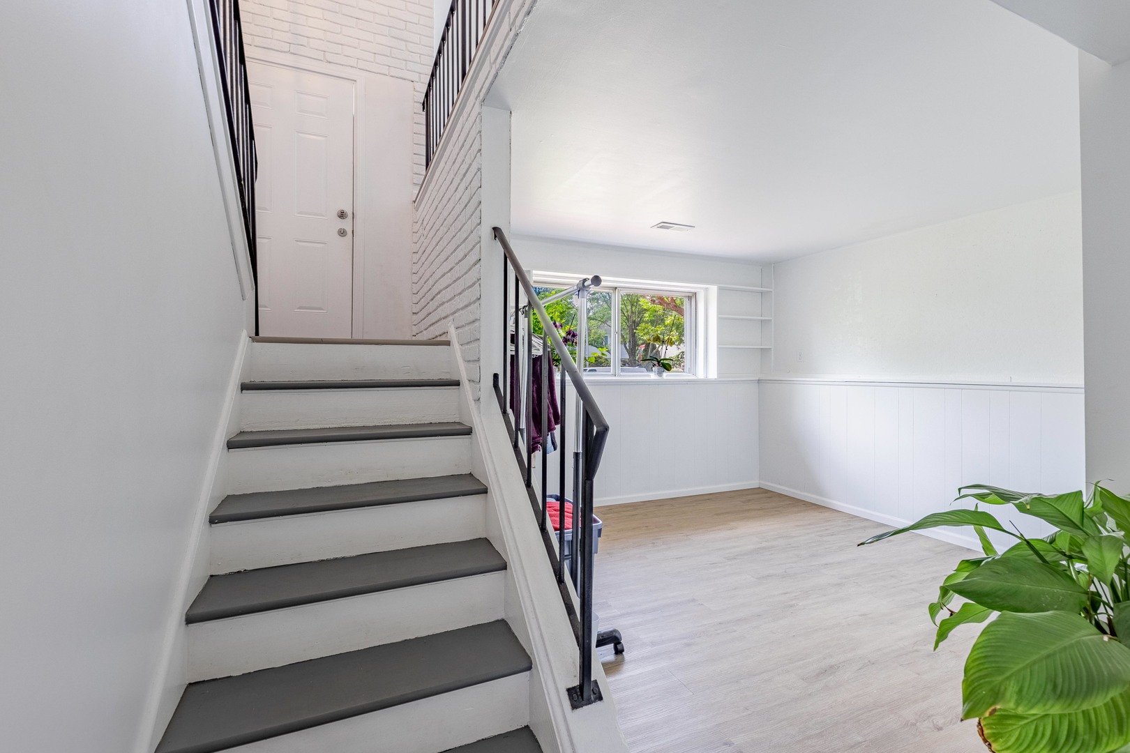 228 Riverside Drive Bolingbrook, IL 60440 - Photo 13 of 22 a view of entryway