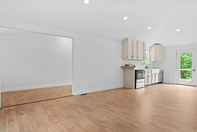 $309,800 | 3190 West Bacon Road, Hillsdale, MI 49242