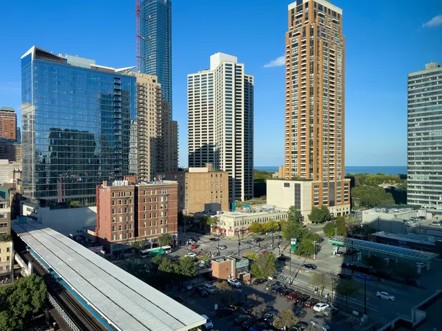 $2,750 | 1255 South State Street, Unit 1203, Chicago, IL 60605