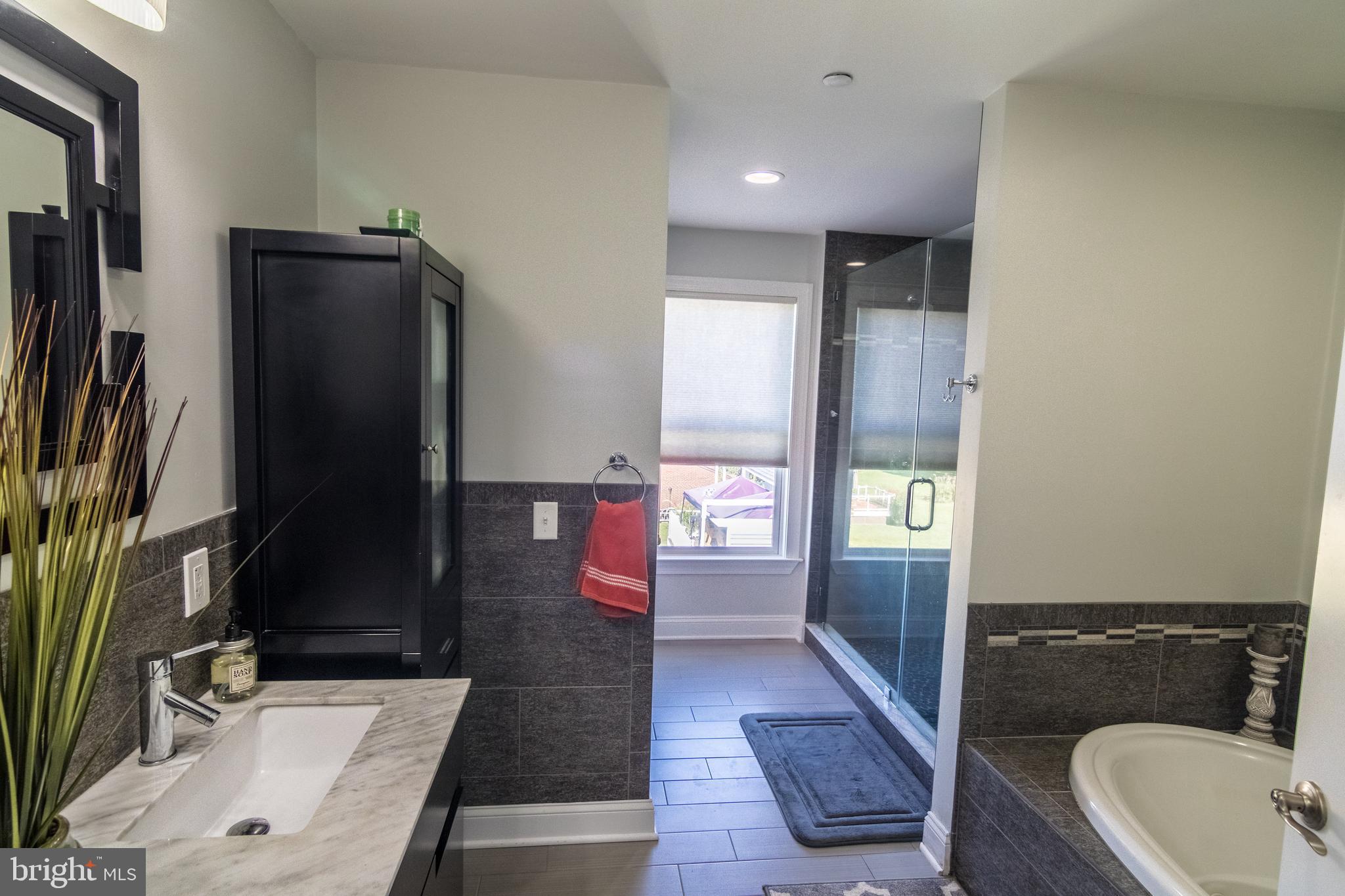 820 Seneca Park Road Baltimore, MD 21220 - Photo 19 of 39 Master Bath