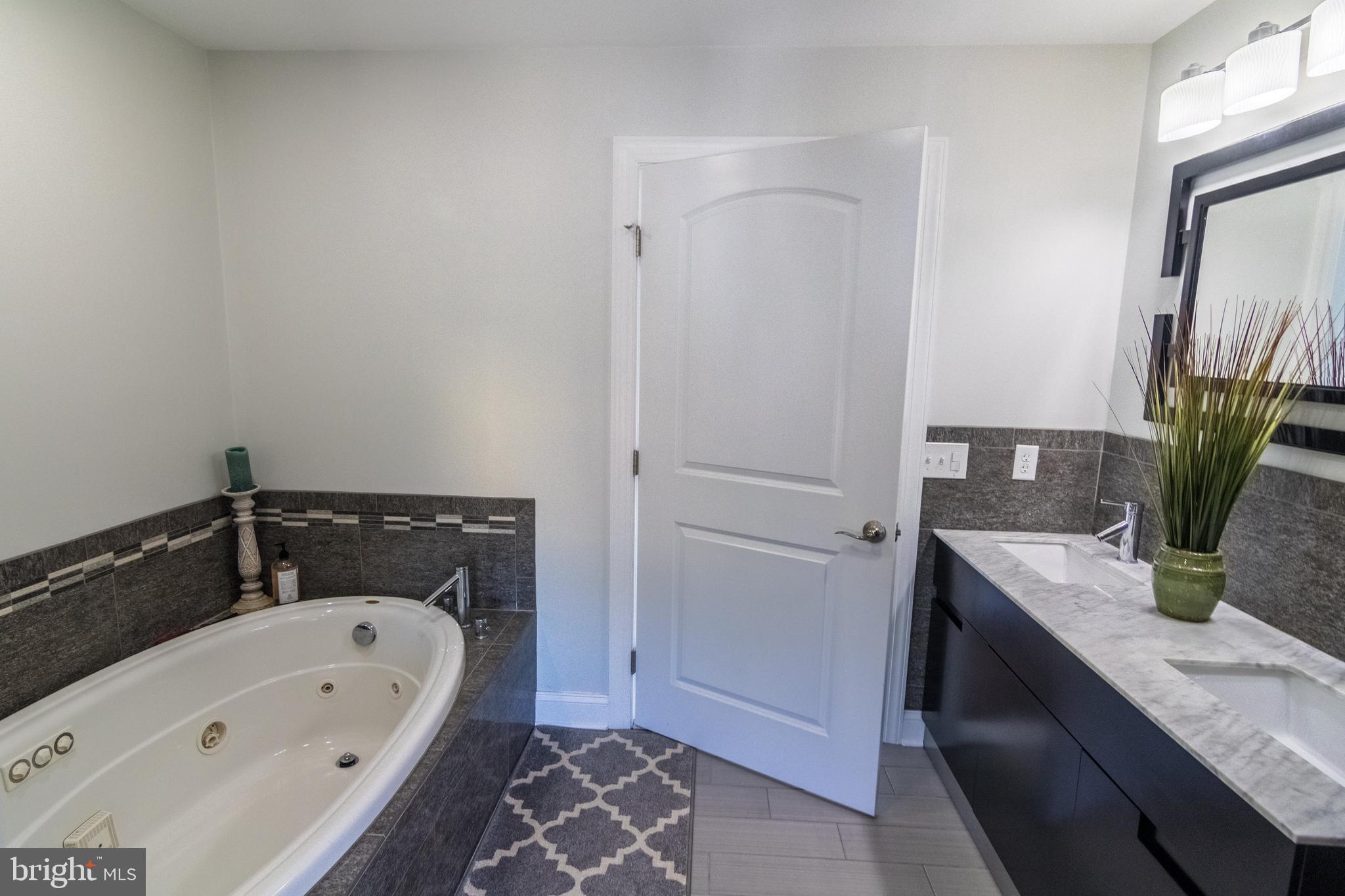 820 Seneca Park Road Baltimore, MD 21220 - Photo 20 of 39 Master Bath