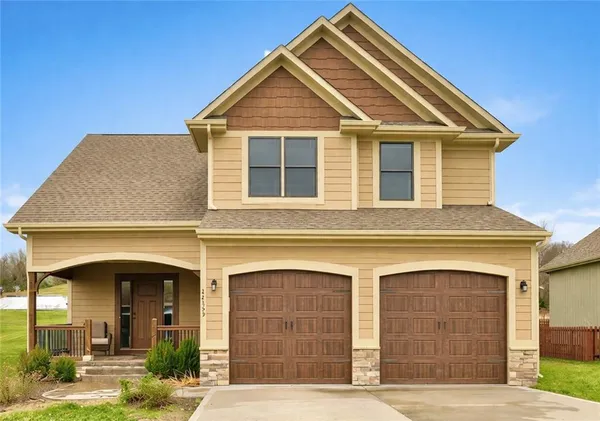 $425,000 | 22359 West Cedar Street, Tonganoxie, KS 66086
