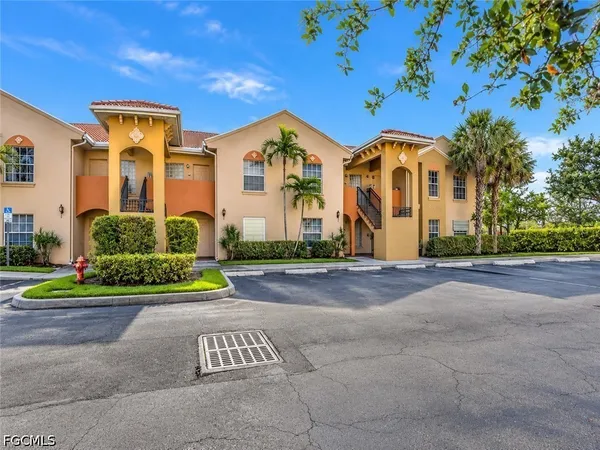 $1,450 | 4166 Castilla Circle, Unit 205, Fort Myers, FL 33916