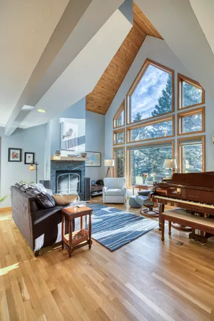 $850,000 | 2472 Clf Vw Trail, Two Harbors, MN 55616