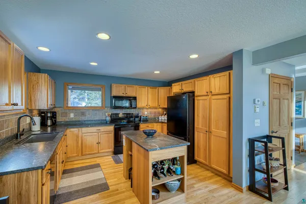 $845,000 | 2472 Clf Vw Trail, Two Harbors, MN 55616