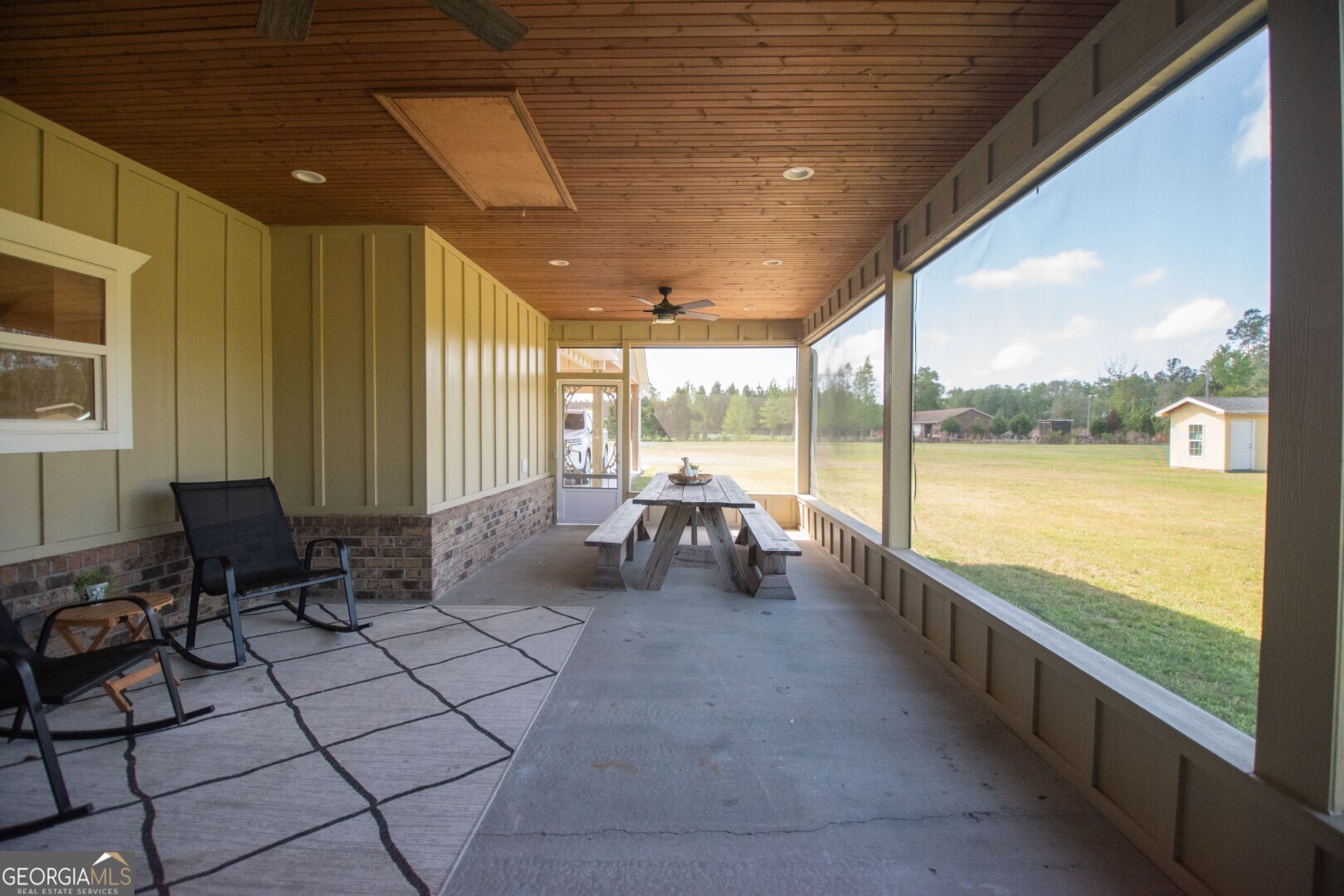 6213 Spanish Creek Road Folkston, GA 31537 - Photo 14 of 38 a lobby with furniture and floor to ceiling window