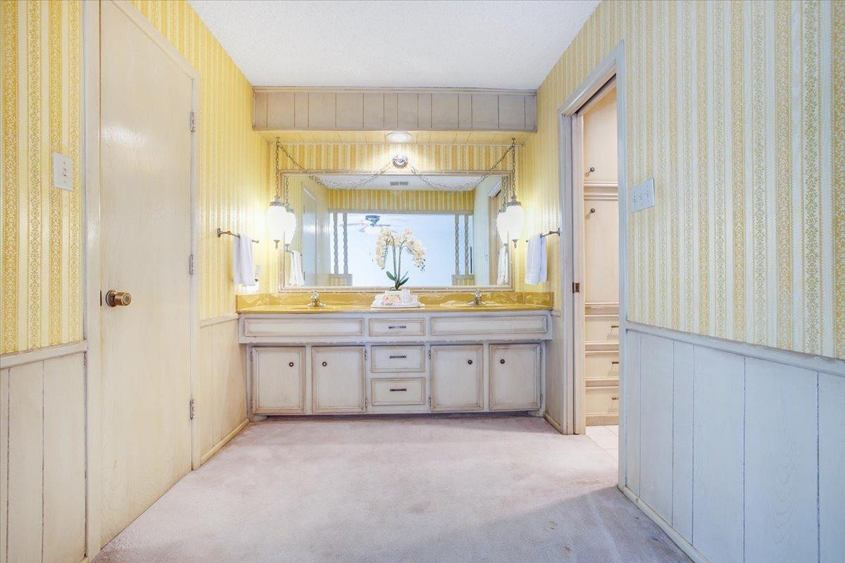 1106 15th Street Shallowater, TX 79363 - Photo 14 of 24 Master Vanity