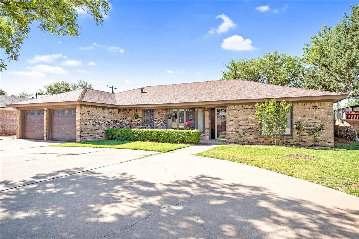 1106 15th Street Shallowater, TX 79363 - Photo 2 of 24 Nice circle driveway!