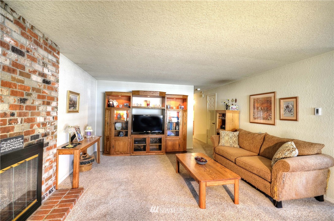 3006 165th Place Southeast Bothell, WA 98012 - Photo 3 of 11
