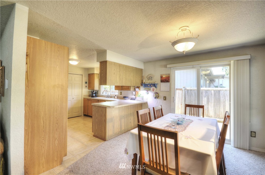 3006 165th Place Southeast Bothell, WA 98012 - Photo 5 of 11