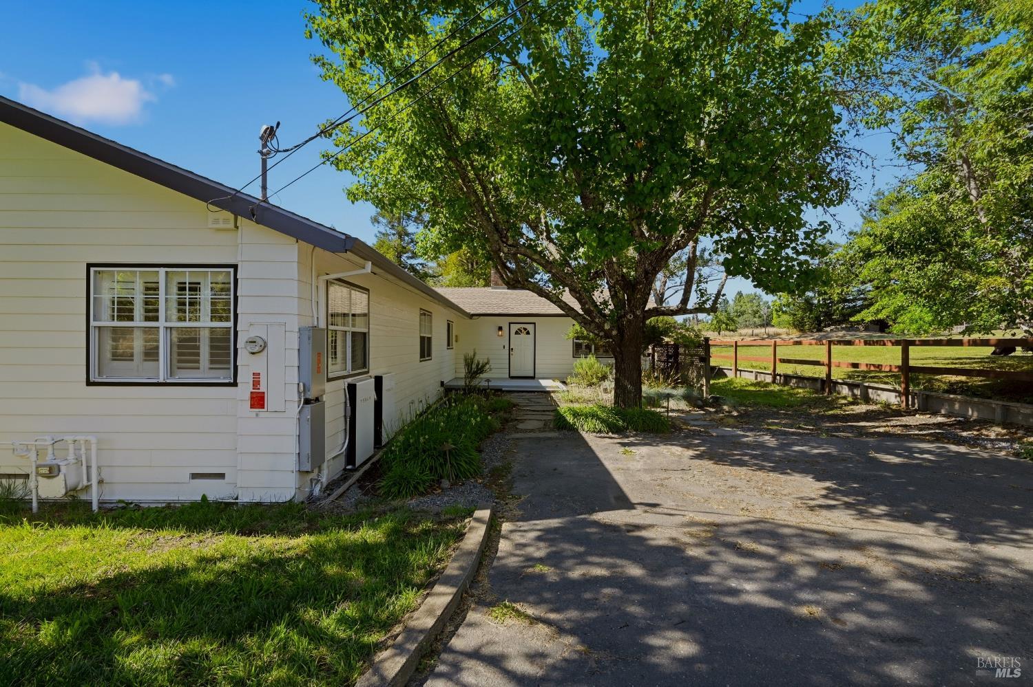 8174 Whited Road Sebastopol, CA 95472 - Photo 4 of 52