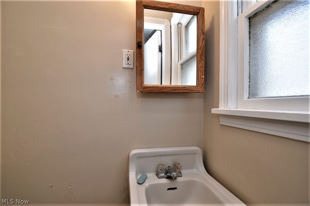 3795 Fairoaks Road South Euclid, OH 44121 - Photo 18 of 33 Half bath