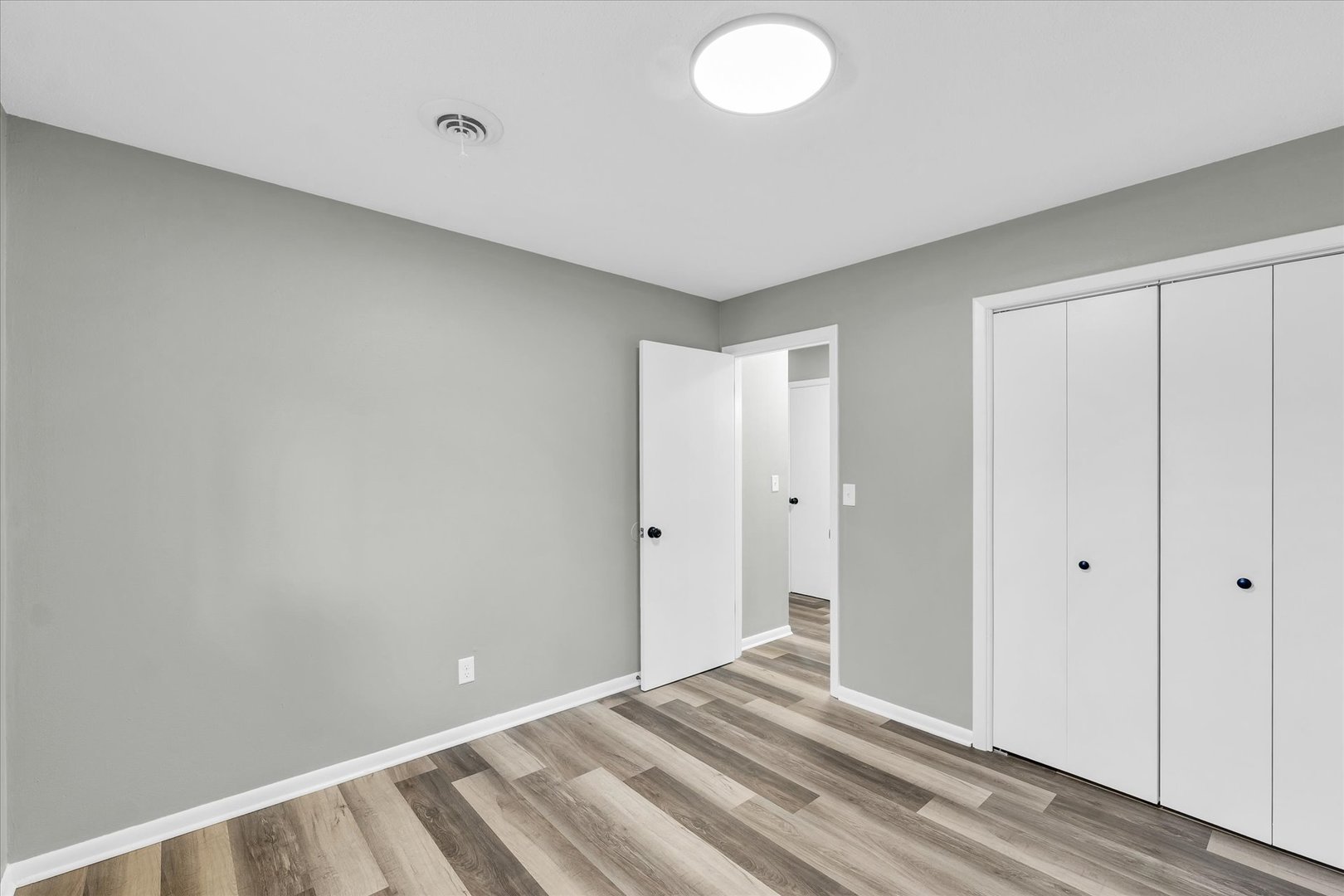 2211 South Philo Road Urbana, IL 61802 - Photo 17 of 43 Gallery Image 17