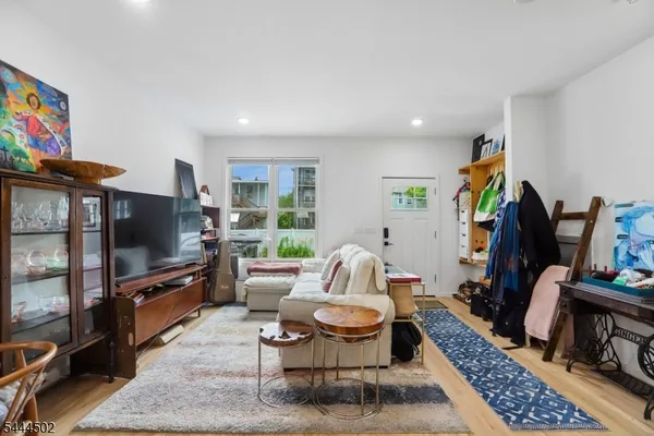 $5,500 | 15 Wheeler Street, Unit B, Montclair, NJ 07042