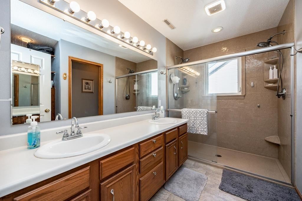 7224 Summerland Ridge Road Northeast Cedar Rapids, IA 52402 - Photo 32 of 48 Gallery Image 32