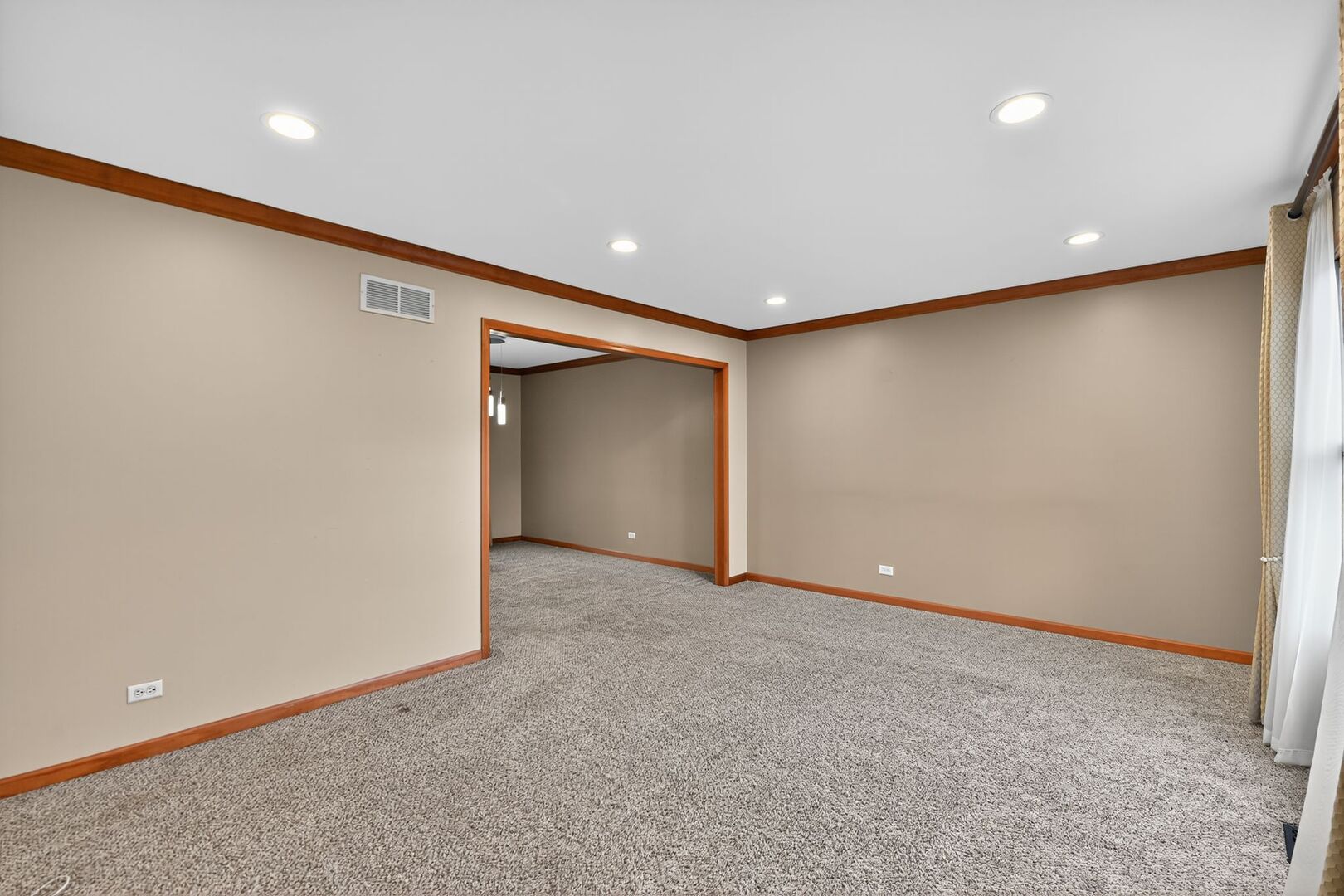 1163 Shoreline Drive Aurora, IL 60504 - Photo 7 of 31