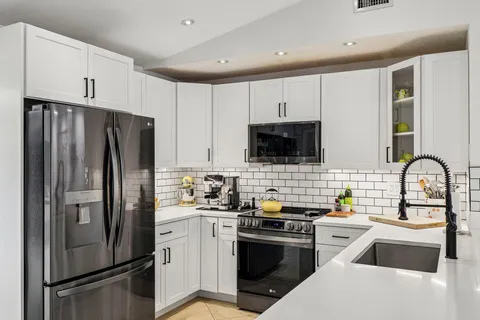 $1,020,000 | 4716 Southwest 35th Avenue, Fort Lauderdale, FL 33312
