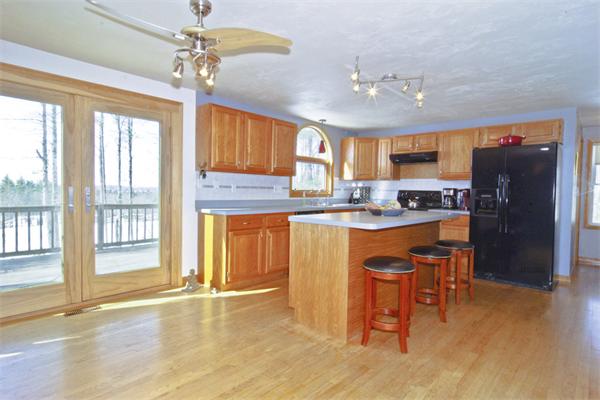 61 Paxton Road Spencer, MA 01562 - Photo 2 of 25 Gallery Image 2