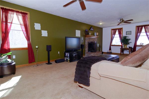 61 Paxton Road Spencer, MA 01562 - Photo 5 of 25 Gallery Image 5