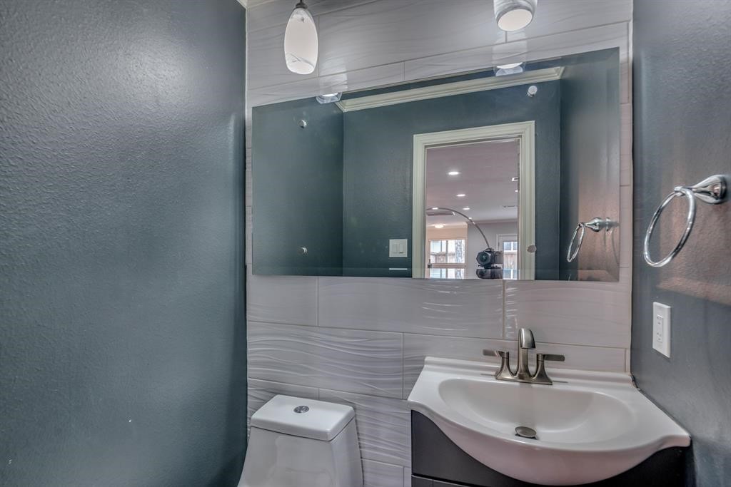 331 West 30th Street Houston, TX 77018 - Photo 9 of 29