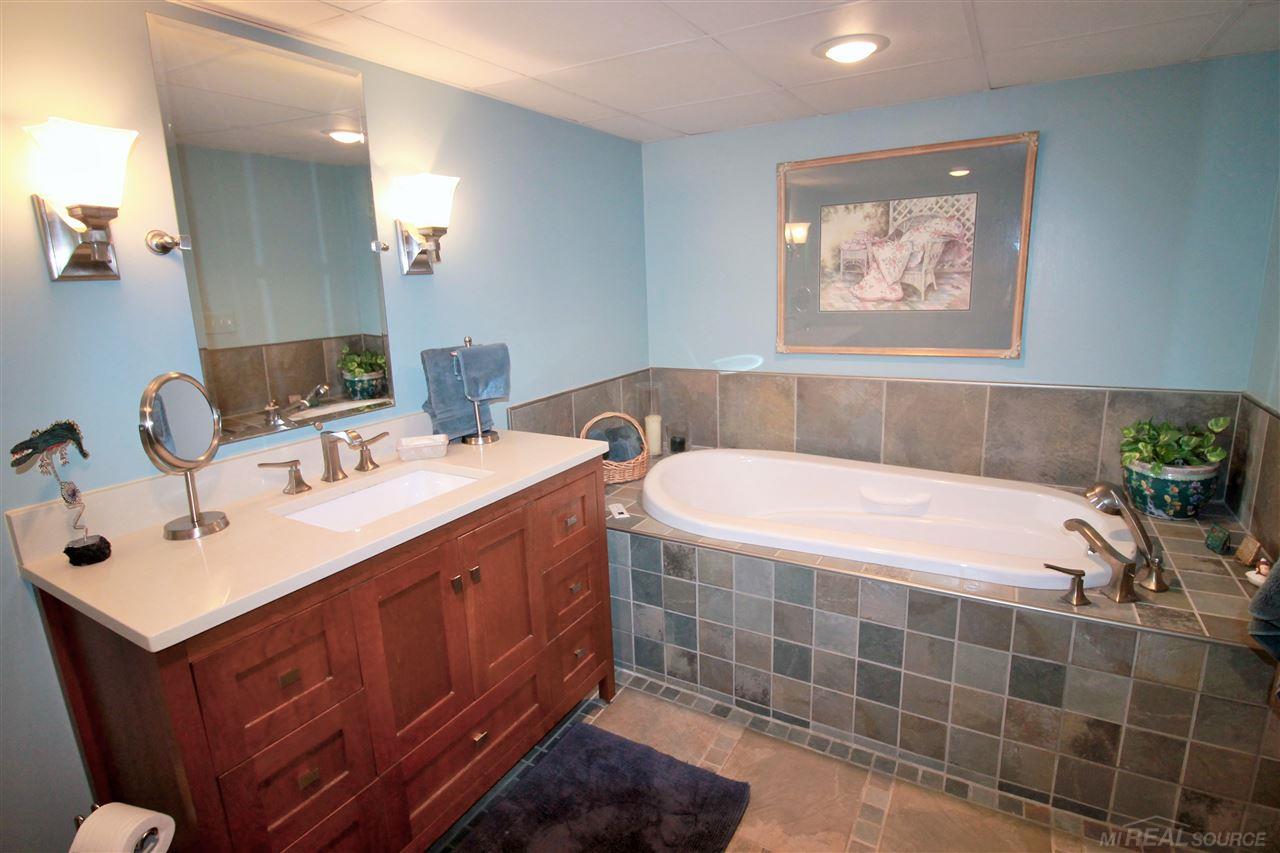 307 McMillan Road Grosse Pointe Farms, MI 48236 - Photo 38 of 48