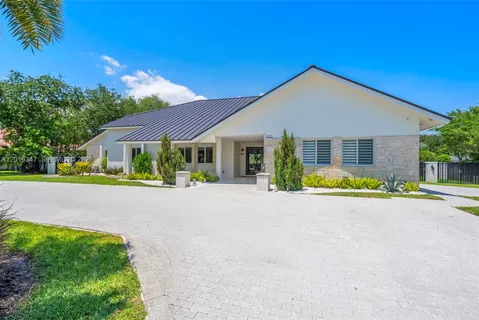 $2,895,000 | 9201 Southwest 102nd Street, Miami, FL 33176