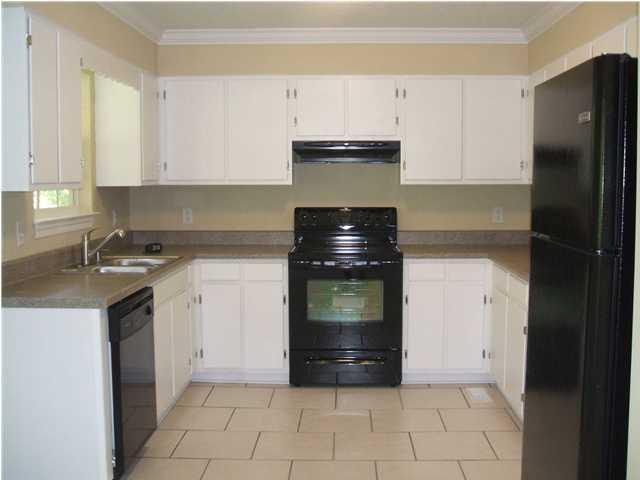 1037 Peters Road Soddy Daisy, TN 37379 - Photo 5 of 11 All appliances remain