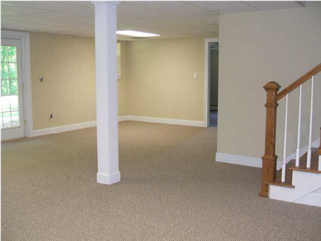 1037 Peters Road Soddy Daisy, TN 37379 - Photo 9 of 11 Oversized den/family room
