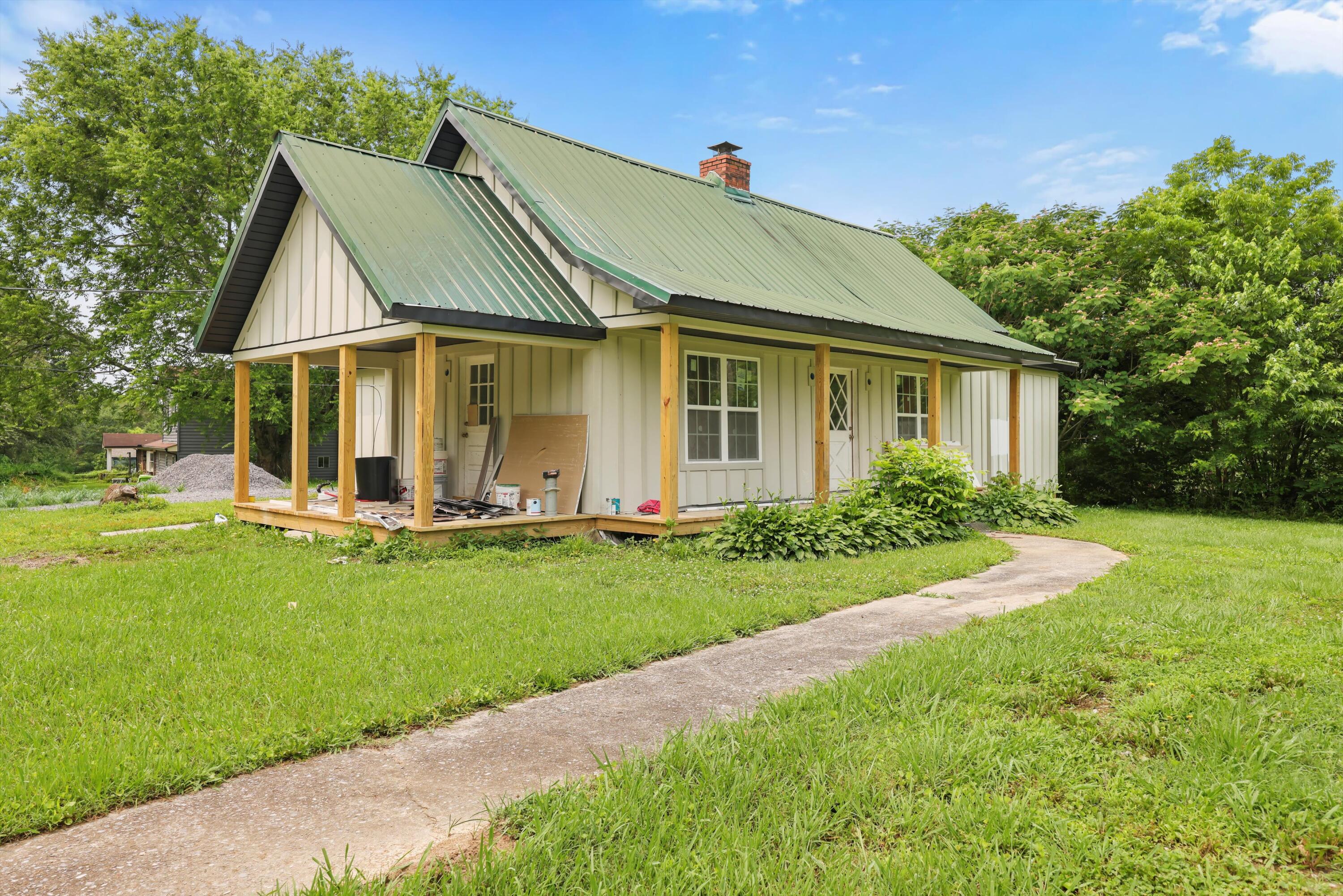 760 Keith Road Southeast Dalton, GA 30721 - Photo 2 of 21 02-090A9121