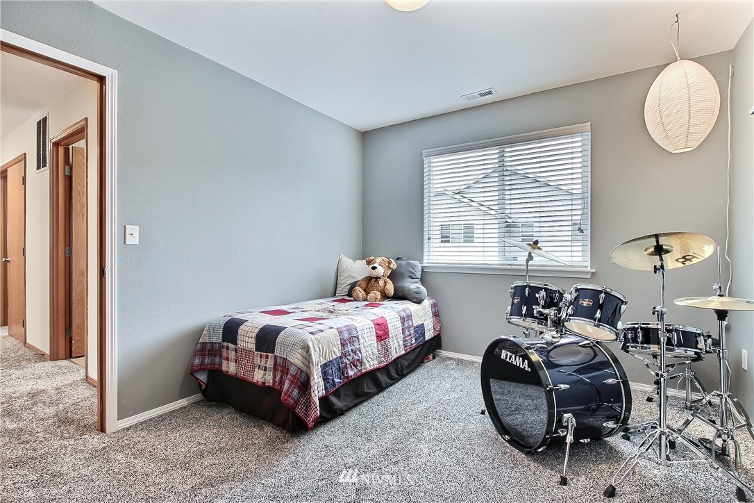 7041 Inlay Street Southeast Lacey, WA 98513 - Photo 12 of 15 Gallery Image 12