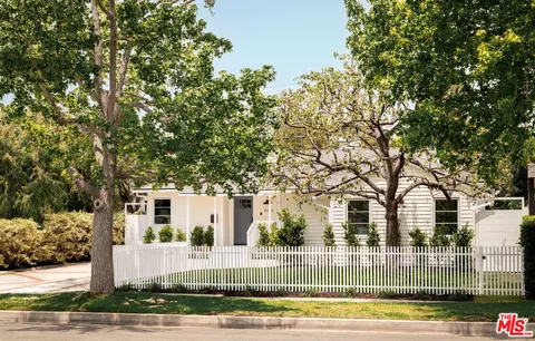 $3,095,000 | 11319 Rose Avenue, Los Angeles, CA 90066
