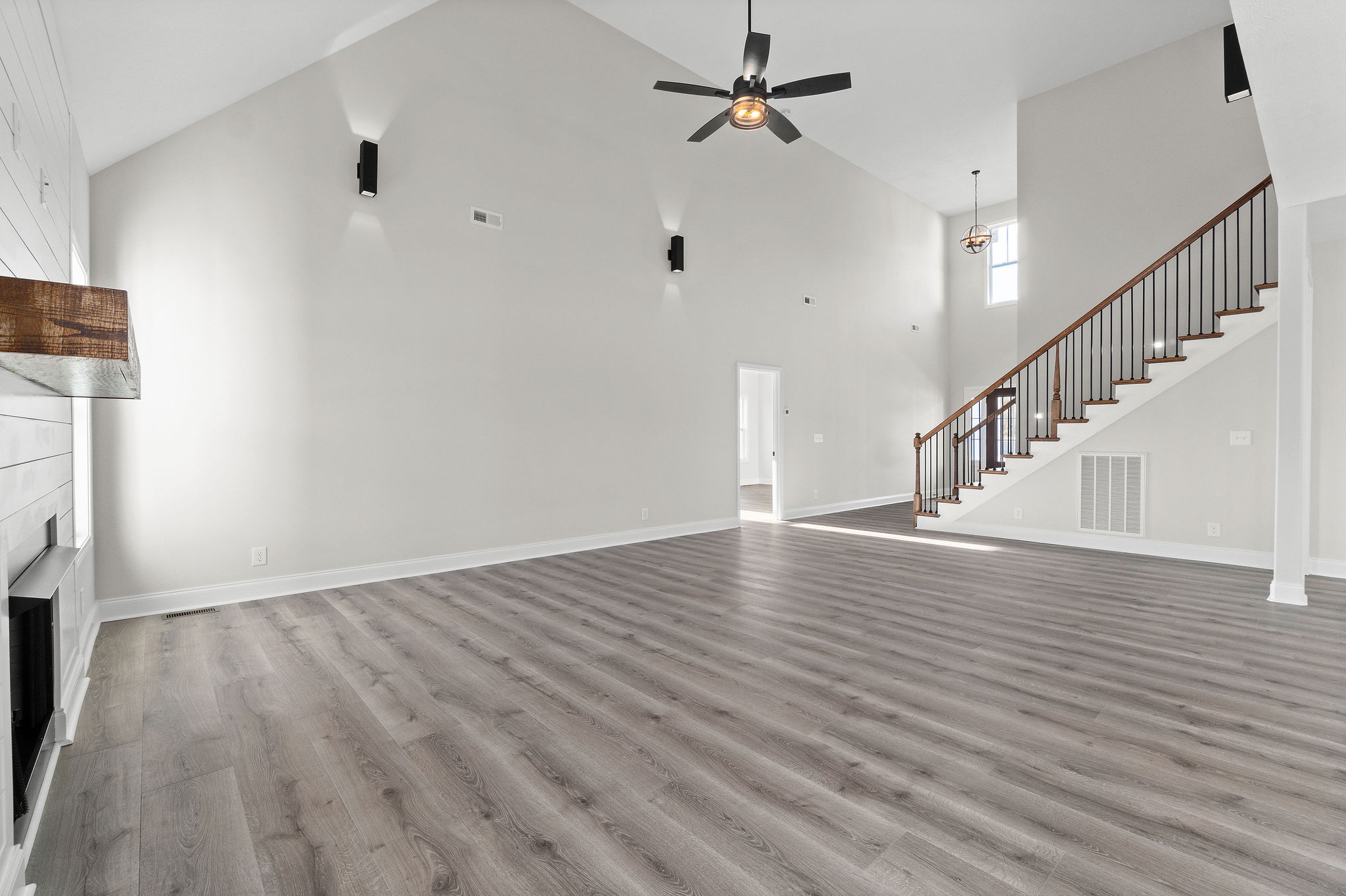 1387 Southside Road Southside, TN 37171 - Photo 5 of 34 a view of empty room with wooden floor and fan