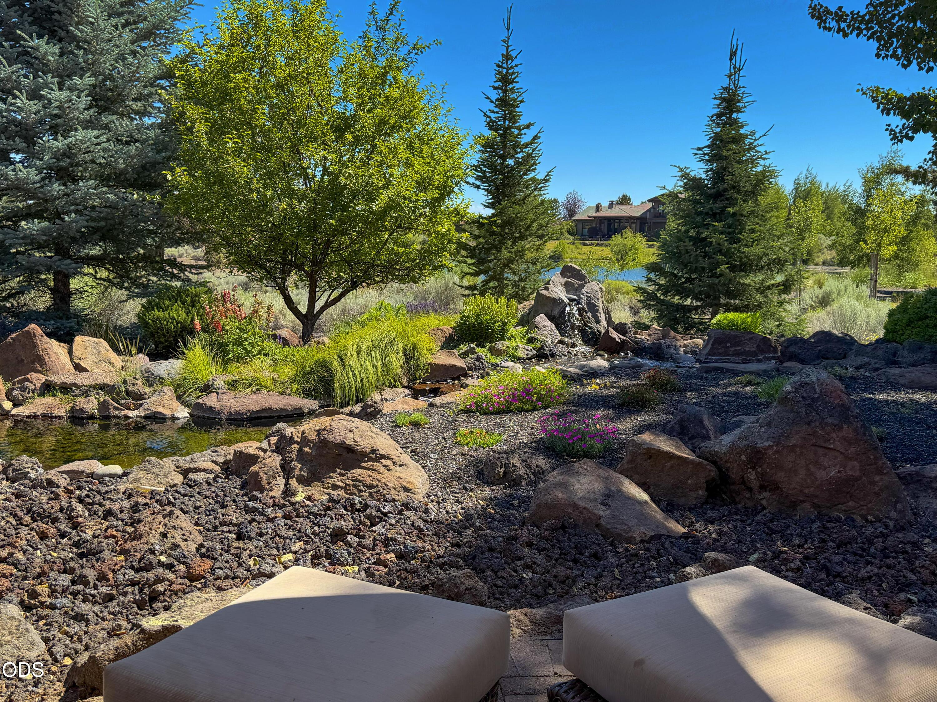 23098 Watercourse Way Bend, OR 97701 - Photo 22 of 31