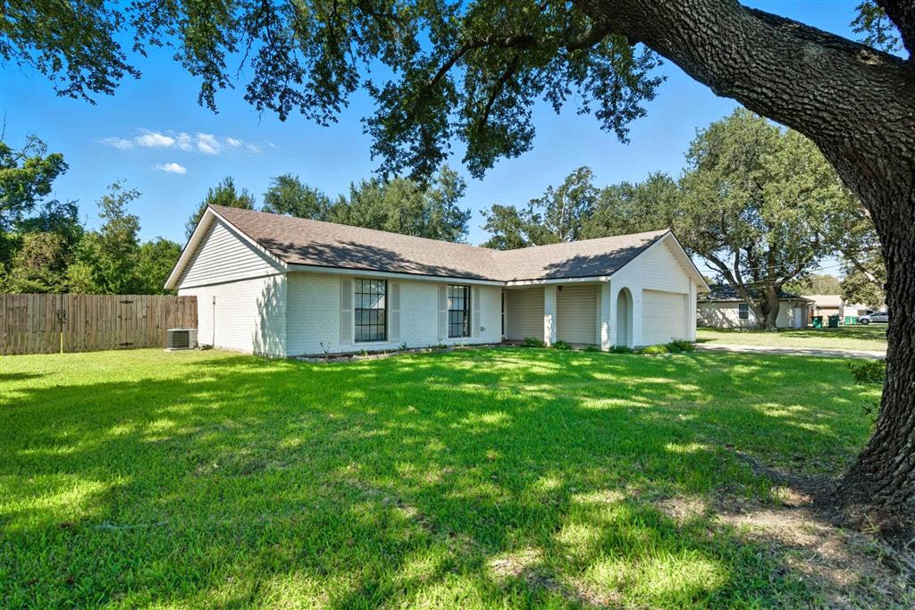 6624 Meadow Ridge Lane Lake Charles, LA 70605 - Photo 2 of 29