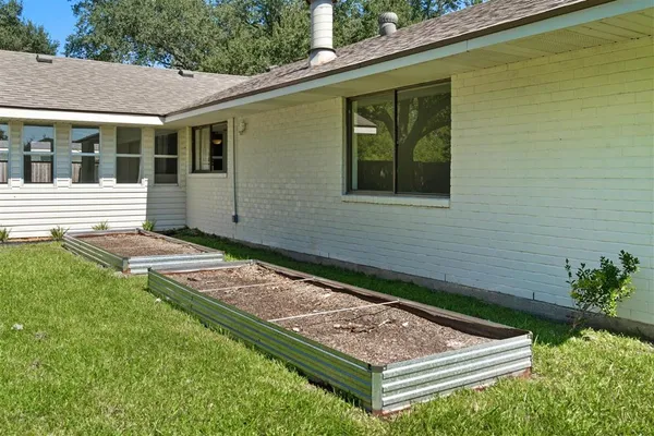 $237,500 | 6624 Meadow Ridge Lane, Lake Charles, LA 70605